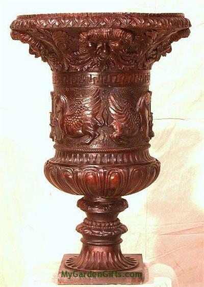 Ring of Griffins Urn