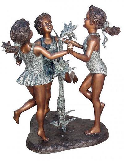 Trio of Sisters Fountain Statue