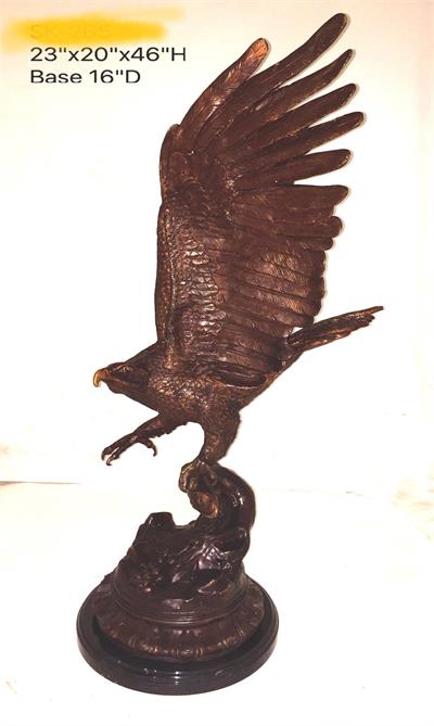 Graceful American Bald Eagle Sculpture - Bronze