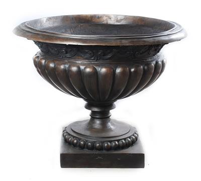 Athena Garden Urn with Fluted Designs