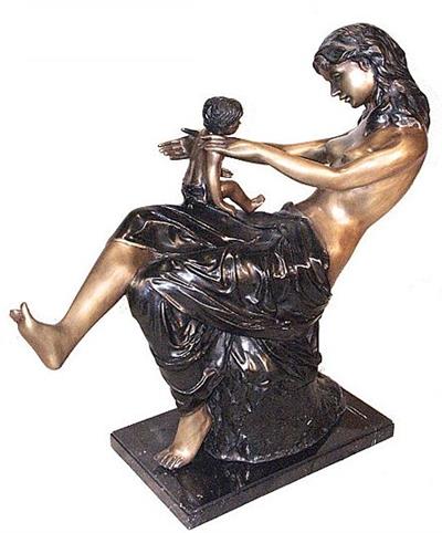 A Mother with Her Baby Sculpture