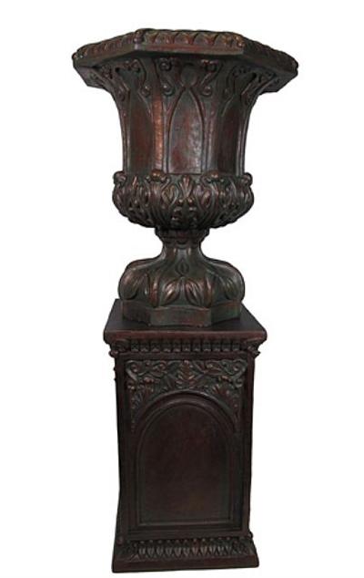 King's Royal Urn with Pedestal