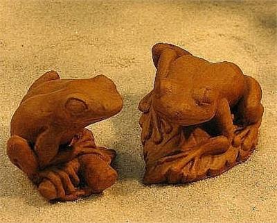 Little Frog Figurines - Pair